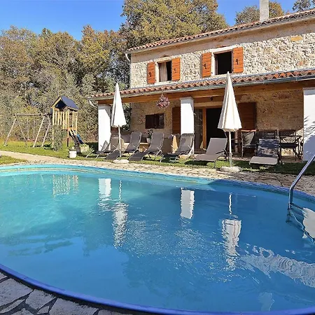 Дом отдыха Mit Privatpool Fuer 10 Personen Ca 160 Qm In Batlug, Istrien Binnenland Von Istrien