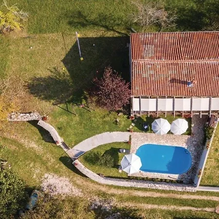 Mit Privatpool Fuer 10 Personen Ca 160 Qm In Batlug, Istrien Binnenland Von Istrien