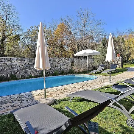 Mit Privatpool Fuer 10 Personen Ca 160 Qm In Batlug, Istrien Binnenland Von Istrien